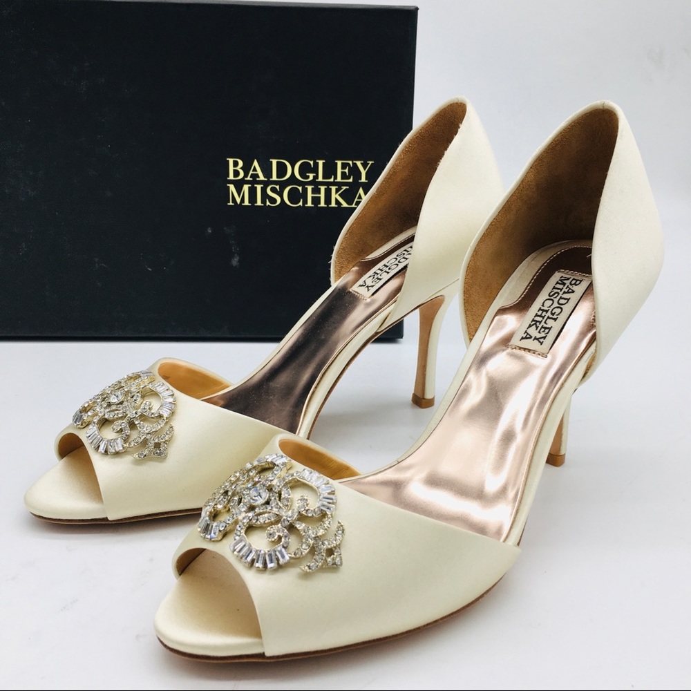 Badgley Mischka Vanilla Satin  Peep Toe Pumps